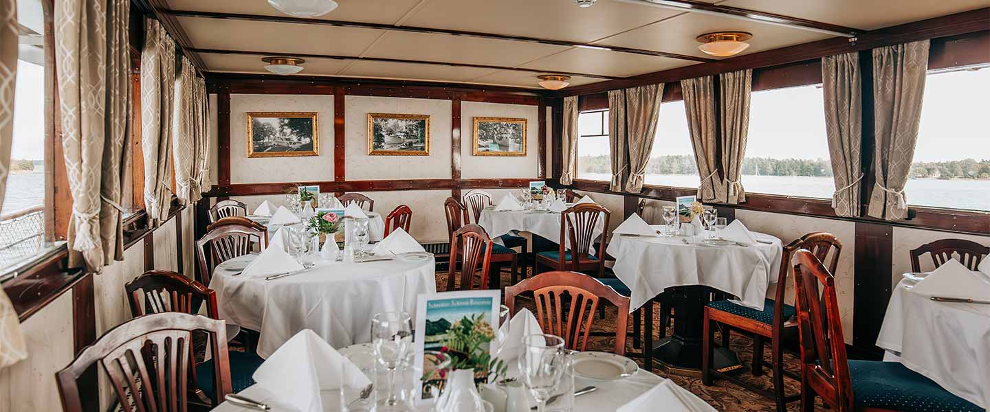 The dining room onboard M/S Juno.