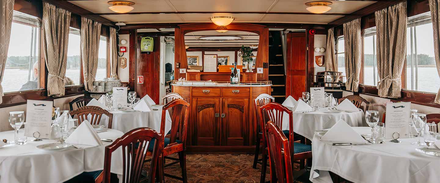 The dining room onboard M/S Juno.