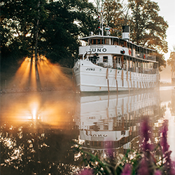 M/S Juno at sunrise at Duvkullen Lock.