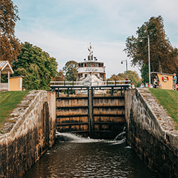Locking with M/S Juno at the Hajstorp locks.